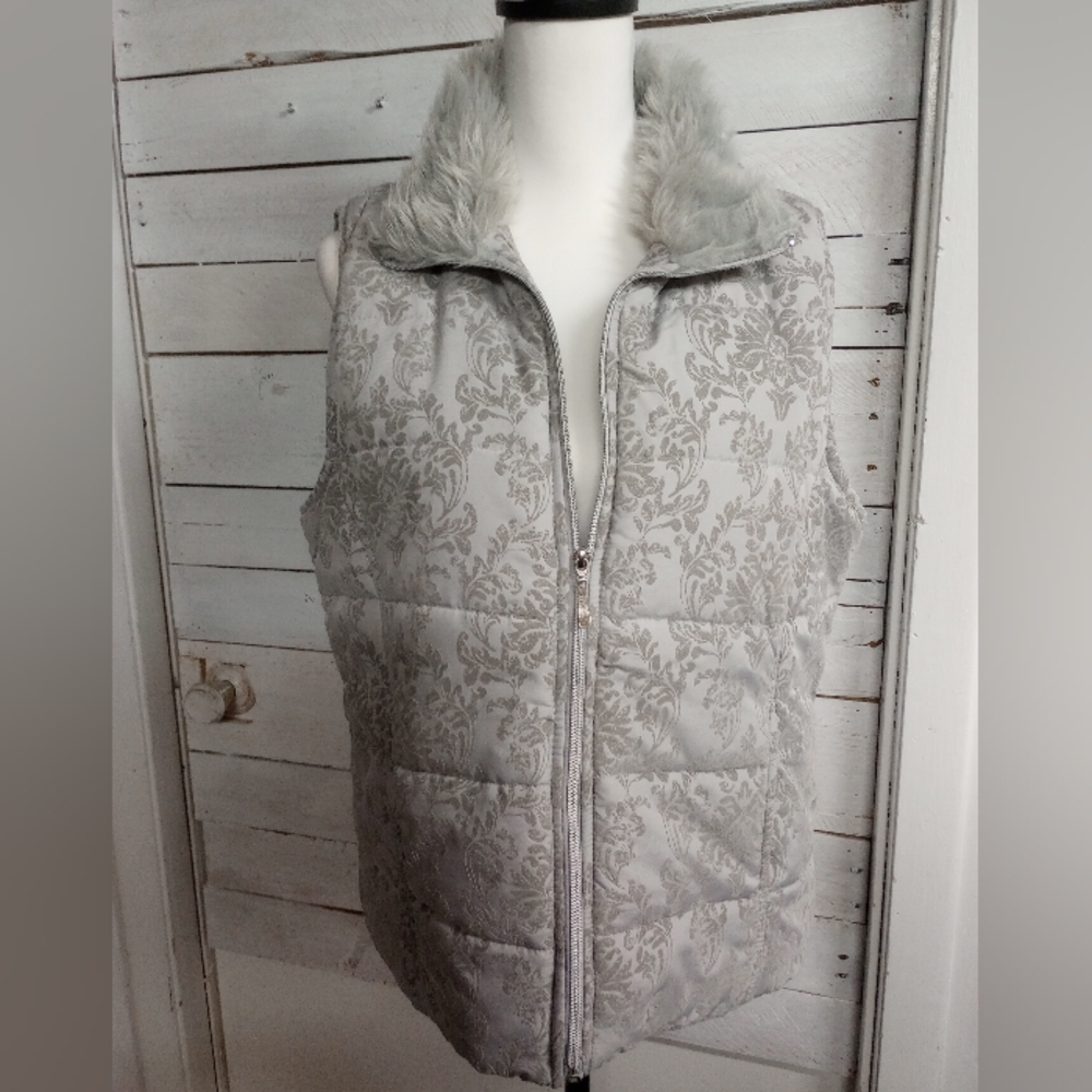 Activology Women's Large Petite Flocked Damask Print Zip Front Vest Faux Fur